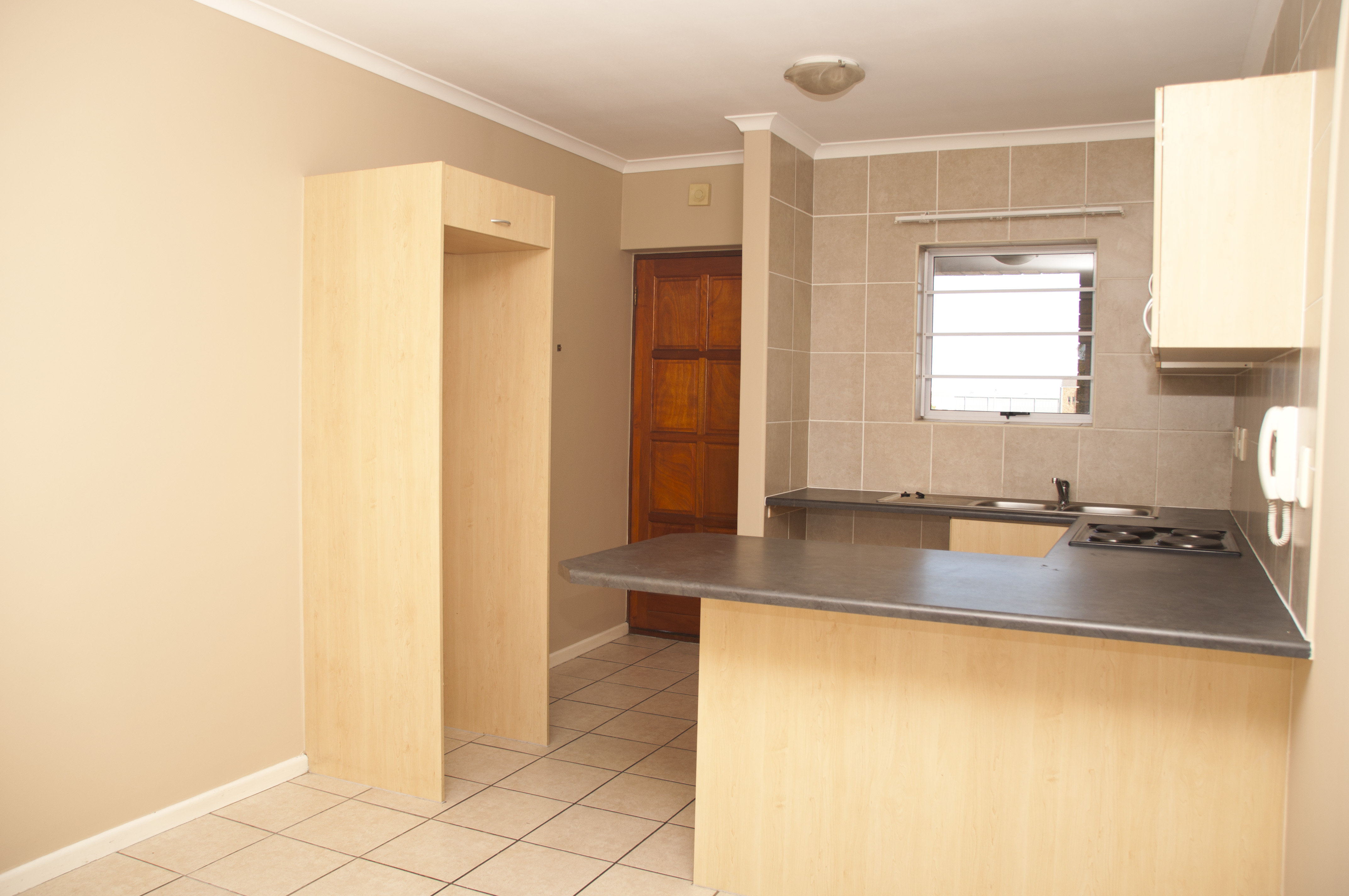 To Let 2 Bedroom Property for Rent in Protea Heights Western Cape